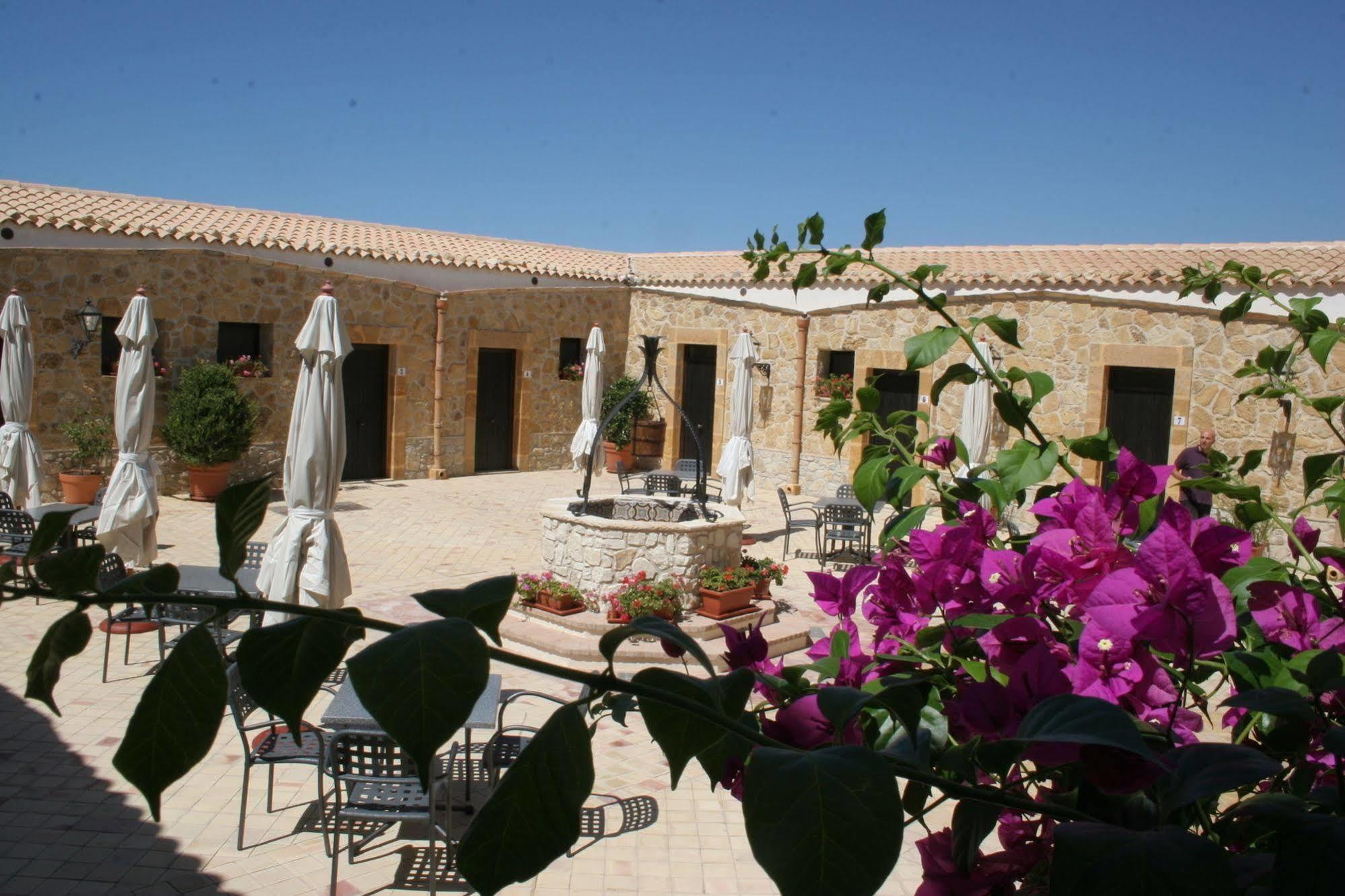Don Giovanni Hotel Sambuca di Sicilia Bagian luar foto