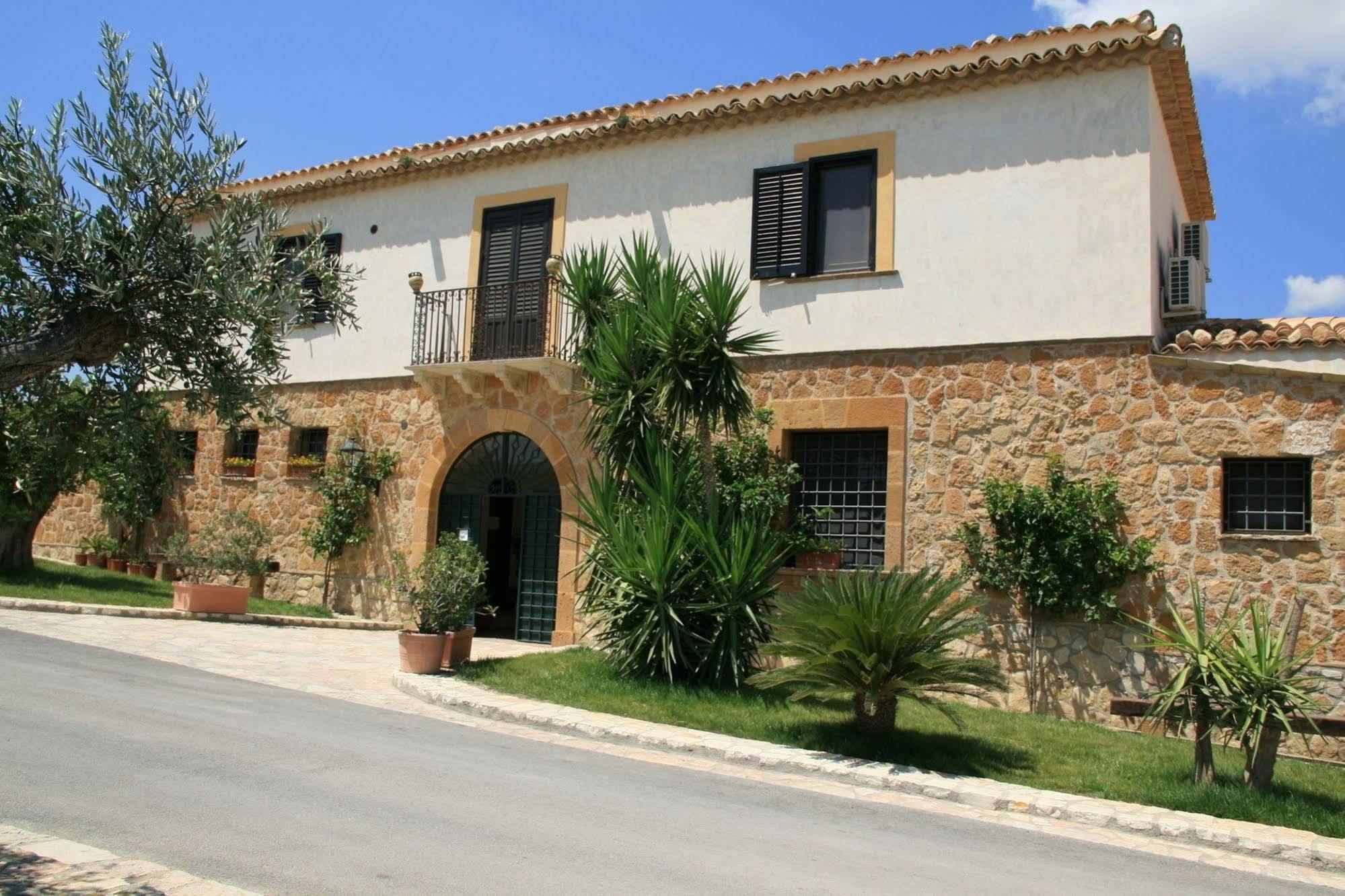 Don Giovanni Hotel Sambuca di Sicilia Bagian luar foto